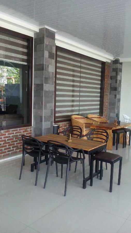 Amoda Hotel & Cafe Banda Aceh Exterior photo